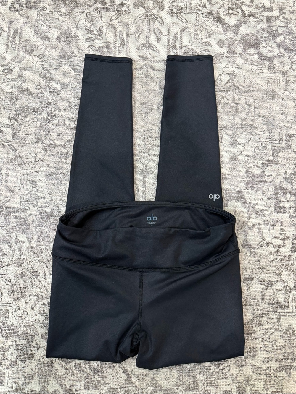 Alo Yoga Airlift Leggings - Picture 2 of 5